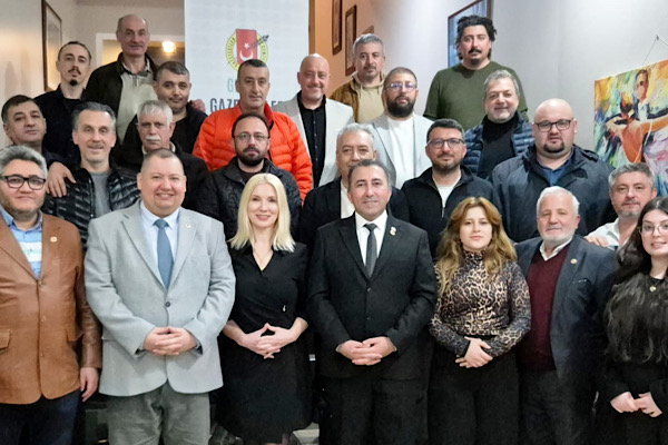 Gemlik Gazeteciler Cemiyeti üyeleri iftar programında bir araya geldi<
