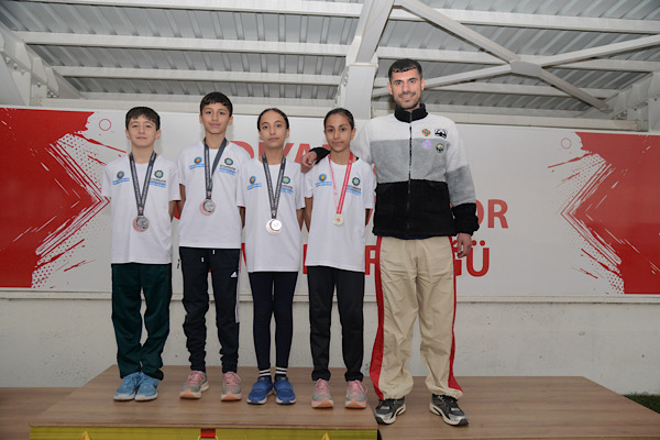 Diyarbakır’ın genç atletleri Türkiye şampiyonasında kürsüye çıktı<