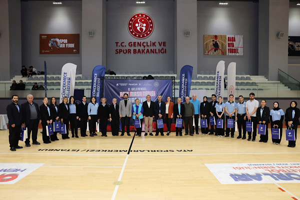 Küçükçekmece’de 2. Geleneksel Açık Masa Tenisi Turnuvası düzenlendi<