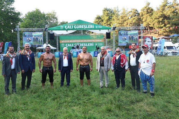 Çalı’da başpehlivan Mehmet Yeşil Yeşil oldu<