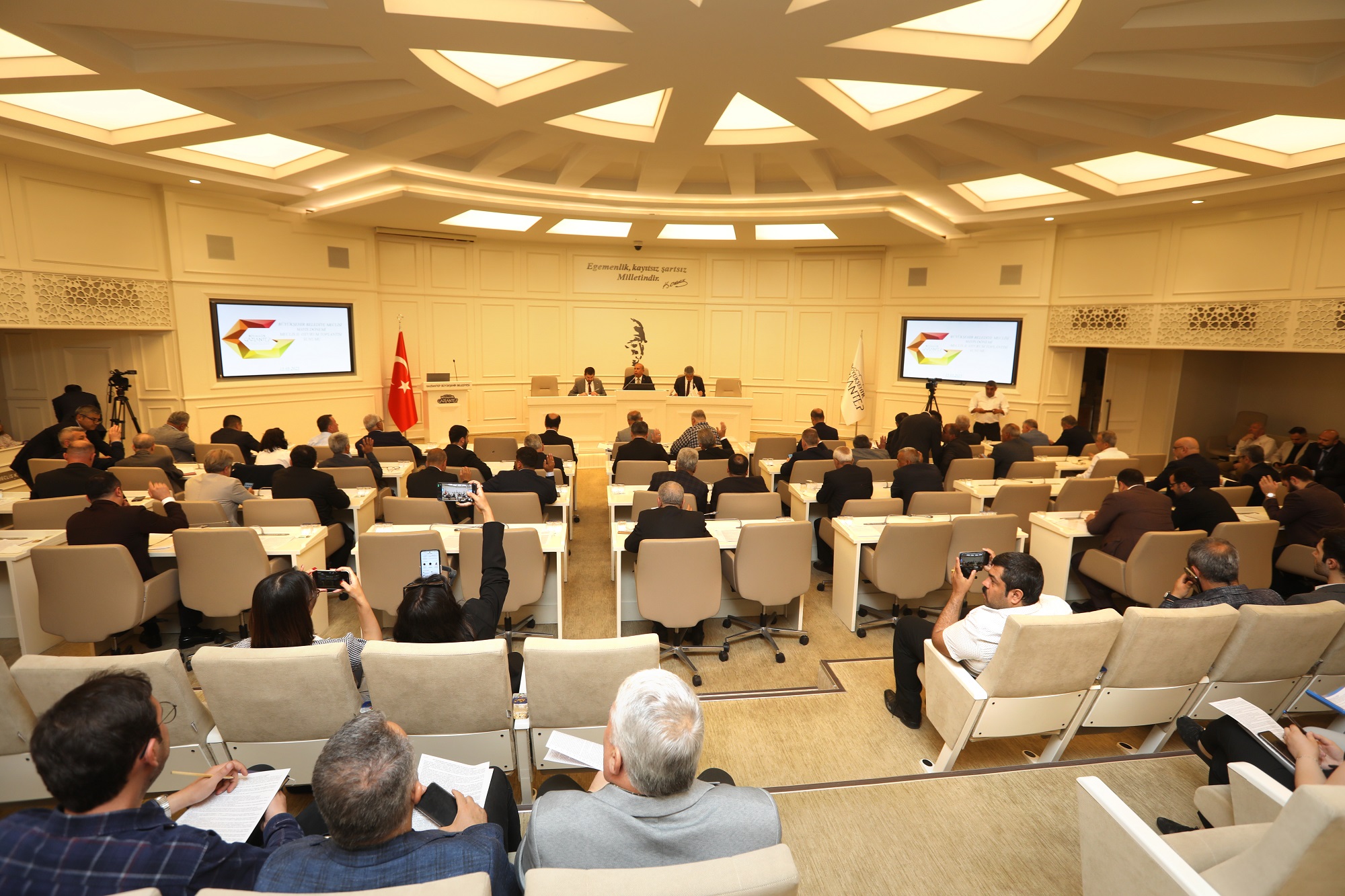 Gaziantep Büyükşehir Belediyesi'nden TFF Başkanı Hacıosmanoğlu’na fahri hemşerilik payesi