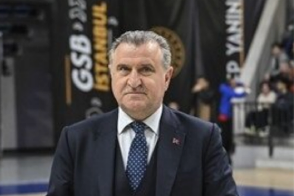 Bakan Bak, şehit Serdar Selçuk’un ailesini ziyaret etti<