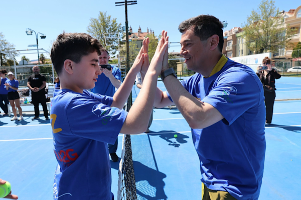 Marmaris’te Otizm Farkındalık Tenis Turnuvası düzenlendi