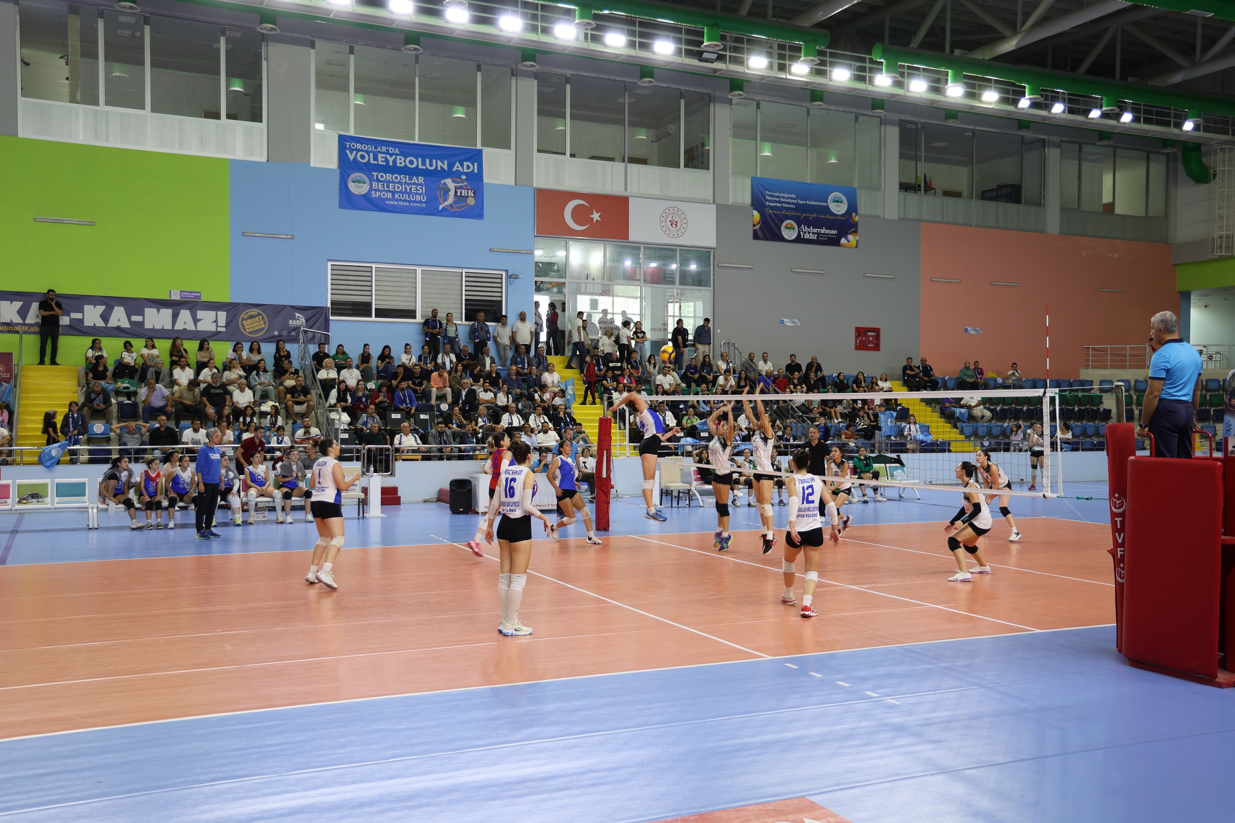 Toroslar’ın Kadın Voleybol Takımı yeni sezona hazırlanıyor<
