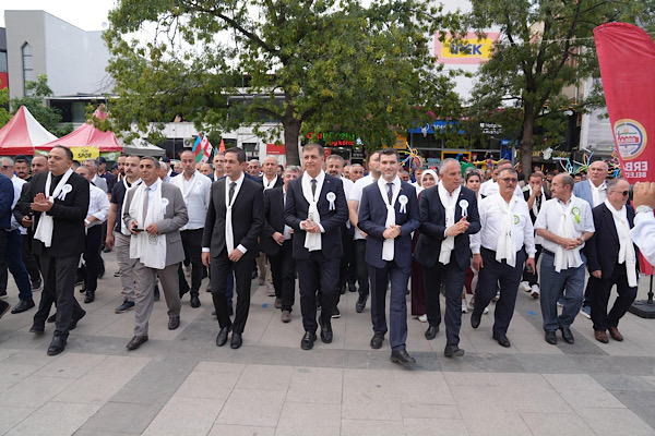 Başkan Tugay, Erbaa Yaprak Festivali’ne katıldı<