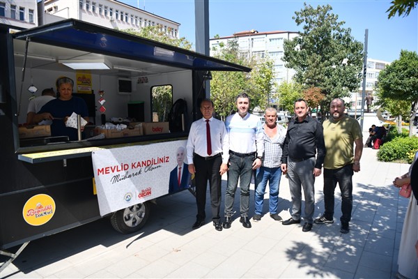 Keşan Belediyesi’nden lokma ikramı<