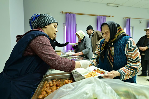 Gemlik'te Ramazan boyunca her gün halk iftarı<