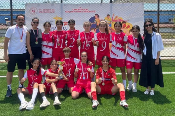 Hatay Kız Futbol Takımı, ANALİG’de Türkiye finallerine yükseldi<