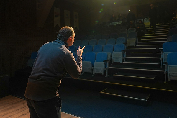 Maltepe'de tiyatro topluluklarına ücretsiz prova desteği sağlandı