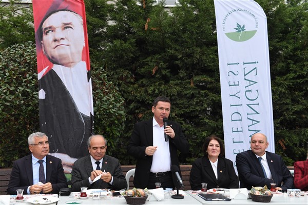 Başkan Aydın, Yenibağlar Mahallesi’ni ziyaret etti<