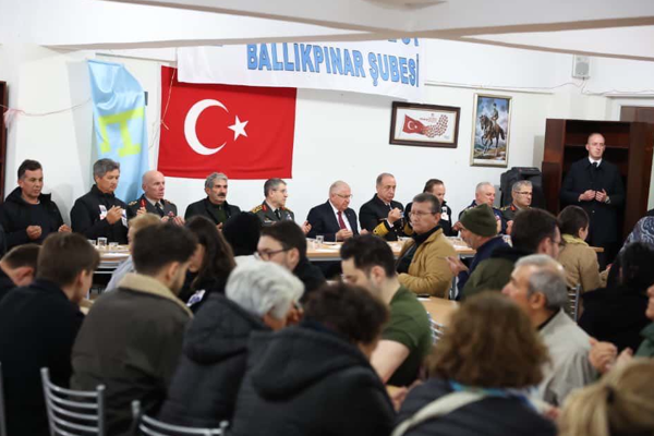 Bakan Güler’den şehit askerin evine taziye ziyareti