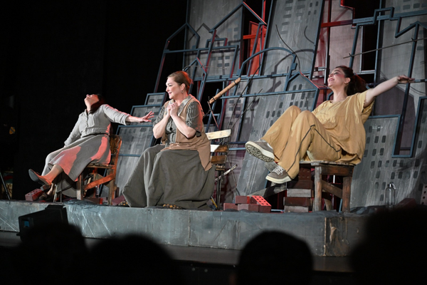 Manisa'da ''Sen İstanbul’dan Daha Güzelsin'' oyunu sahnelendi