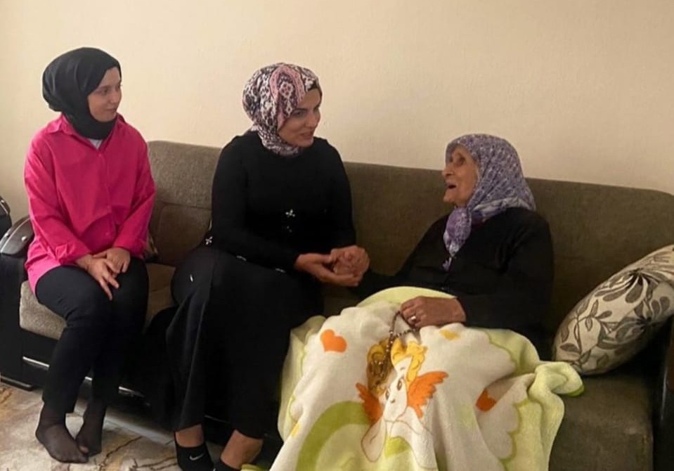 Mardin Büyükşehir Belediyesi’nden bayramda yaşlılara ziyaret<