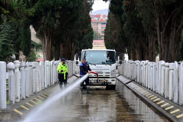 Trabzon’da bayram öncesi temizlik çalışması yürütüldü<