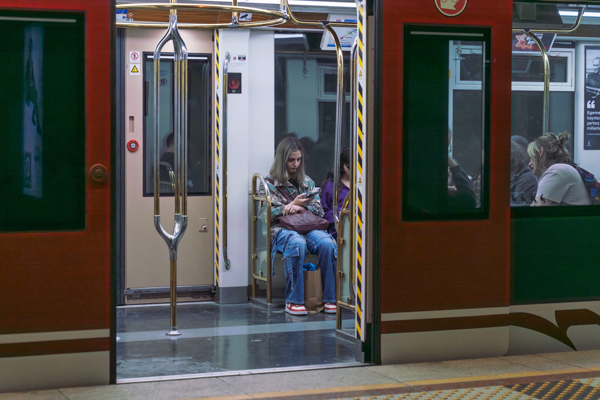 Fahrettin Altay ve Narlıdere arasında metro seferleri başladı<