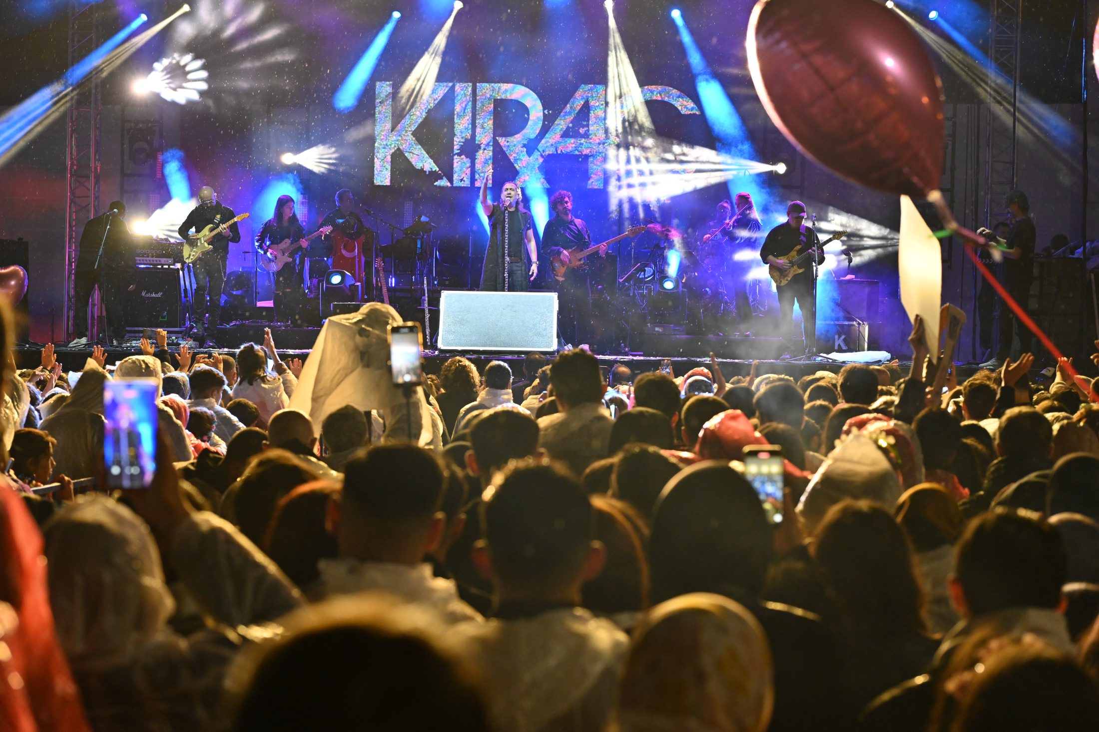 Uluslararası Isparta Gül Festivali'nde Kıraç konseri<