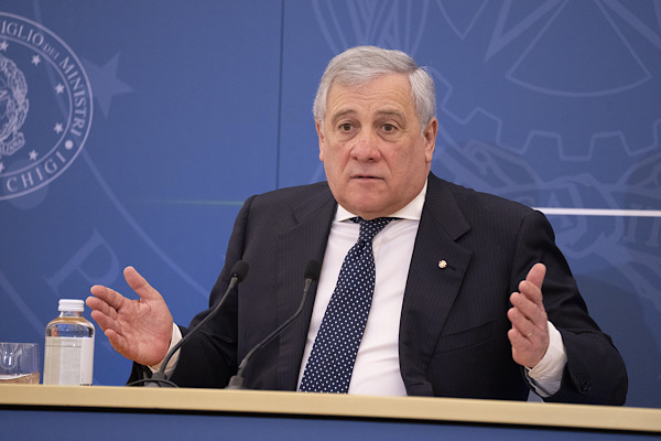Tajani, Dominik Cumhuriyeti Devlet Başkanı Abinader ile görüştü<