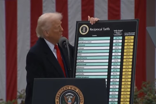 Trump'ın yüzde 50'lik yabancı çelik ve alüminyuma gümrük vergileri yürürlüğe girdi<