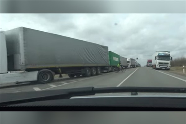 Belarus, binden fazla Litvanya kamyonuna el koymakla tehdit etti