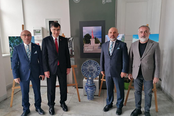 Başkan Kahveci, Kütahya Sergisi'ni ziyaret etti<