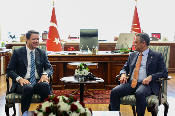 Arıkan, CHP Genel Başkanı Özel'i ziyaret etti