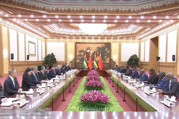 Xi, Togo Bakanlar Kurulu Başkanı Gnassingbe’yi kabul etti<