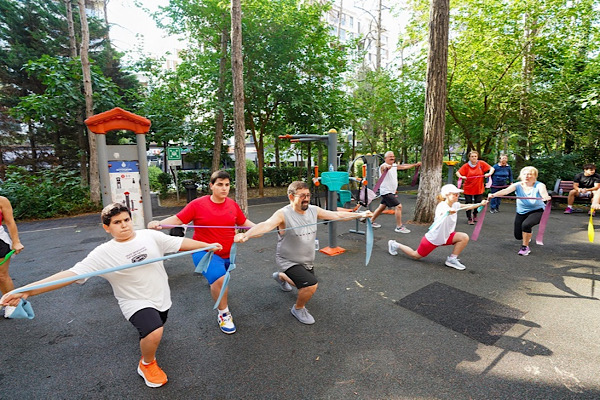 Açık alan sabah sporu ve yoga etkinlikleri Beylikdüzü'nde devam ediyor