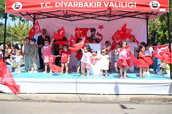 Diyarbakır’da 30 Ağustos Zafer Bayramı'nın 103. yıldönümü coşkuyla kutlandı