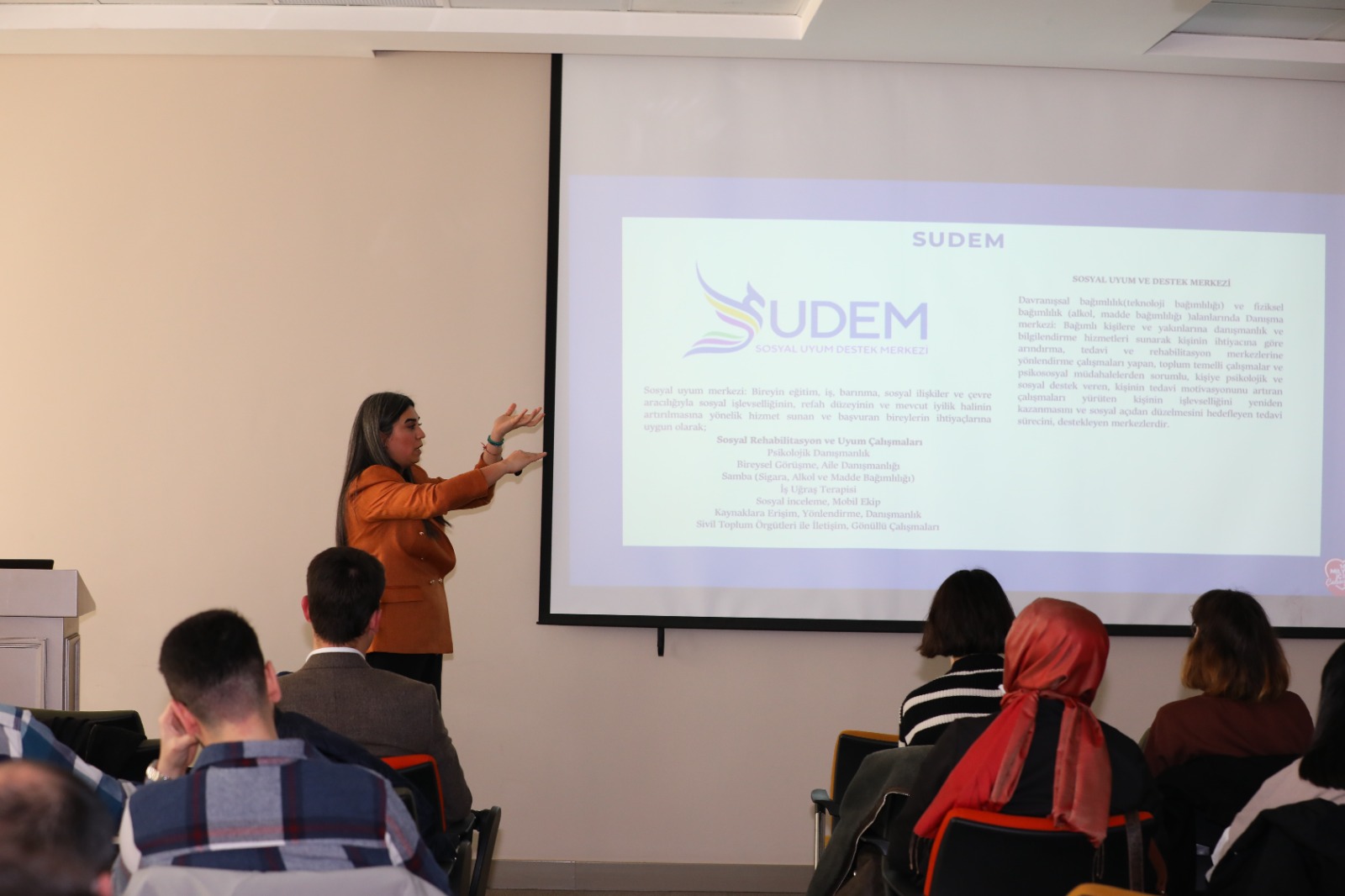 İBB, 9 SUDEM ile bağımlılıkla mücadele ediyor<