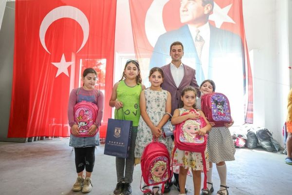 Bodrum Belediyesi 1250 öğrenciye kırtasiye ve burs desteği sağladı<