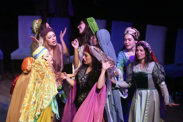 Sadri Alışık Konservatuvarı mezunları “7 Kocalı Hürmüz” ile sahneye çıktı<