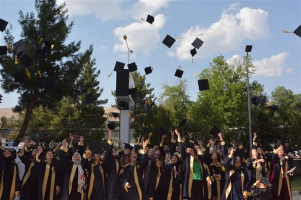 Dicle Üniversitesi Silvan MYO’da mezuniyet coşkusu<
