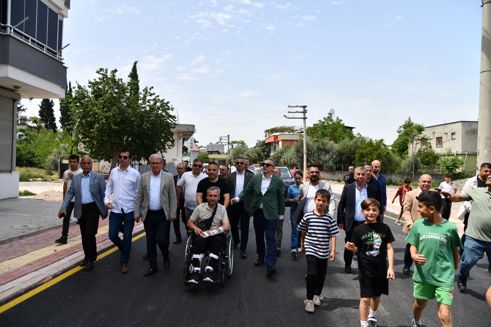 Yenilenen Alparslan Türkeş Caddesi hizmete alındı<