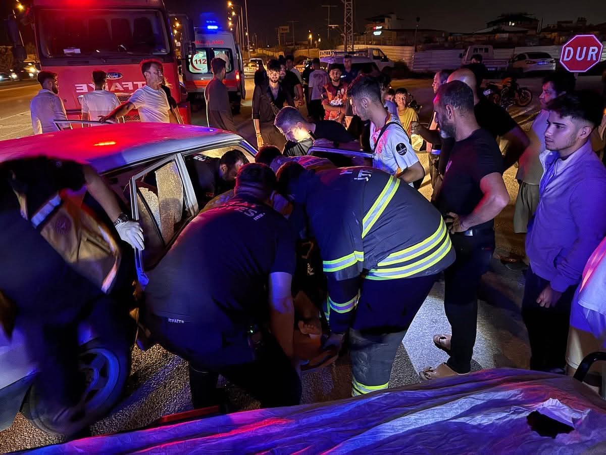 Orhanlı Köprüsü Kavşağı'nda kaza: 1 kişi yaralandı<