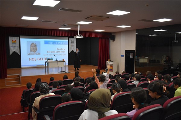 Yazar Fatma Öz Alpaydın Bilgi Evi Üyeleri İle bir araya geldi<