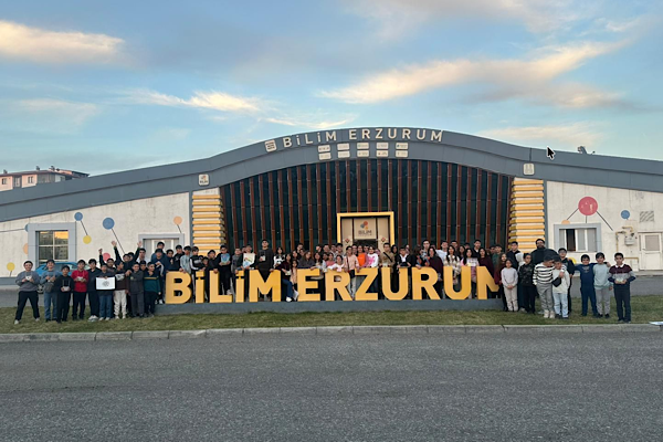 Büyükşehir’den 100 öğrenciye Erzurum’da bilim gezisi