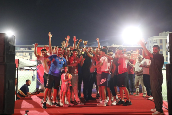 1957 Menderes Spor Kulübü şampiyonluğunu kutladı<