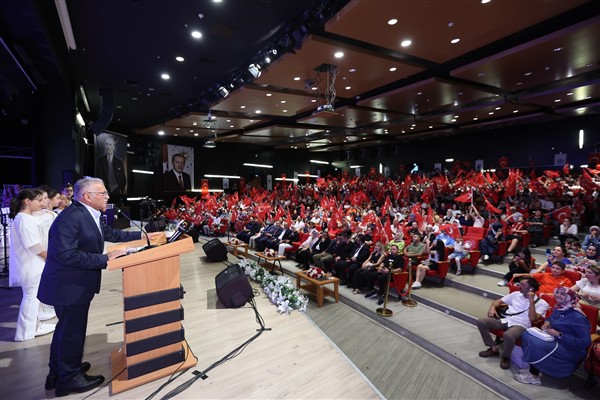 Başkan Büyükkılıç: Gençlerimizi geliştirmeye özen gösteriyoruz<