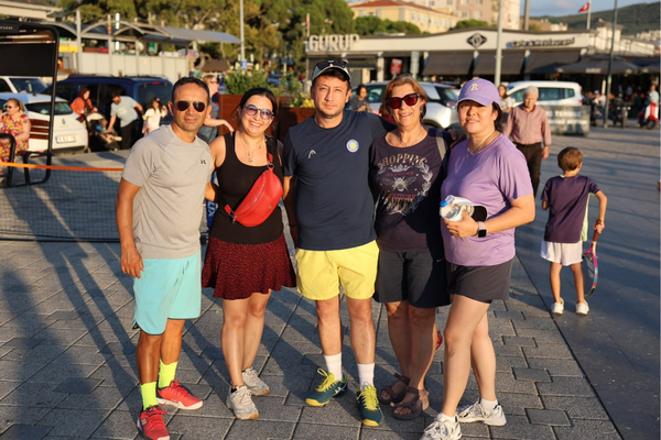 Gemlik'te tenis etkinliği düzenlendi<