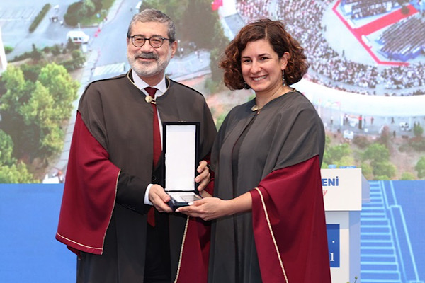 Sabancı Üniversitesi'nde mezuniyet töreni heyecanı