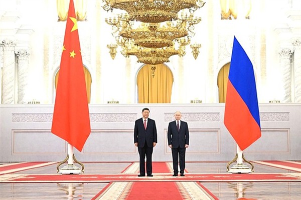 Putin ve Xi Jinping görüşmelerin ardından bir dizi belge imzaladı<