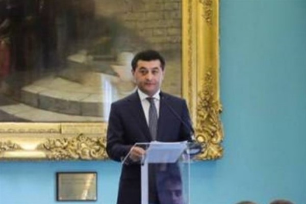 Özbekistan Dışişleri Bakanı Saidov, Wang Yi ile bir araya geldi<