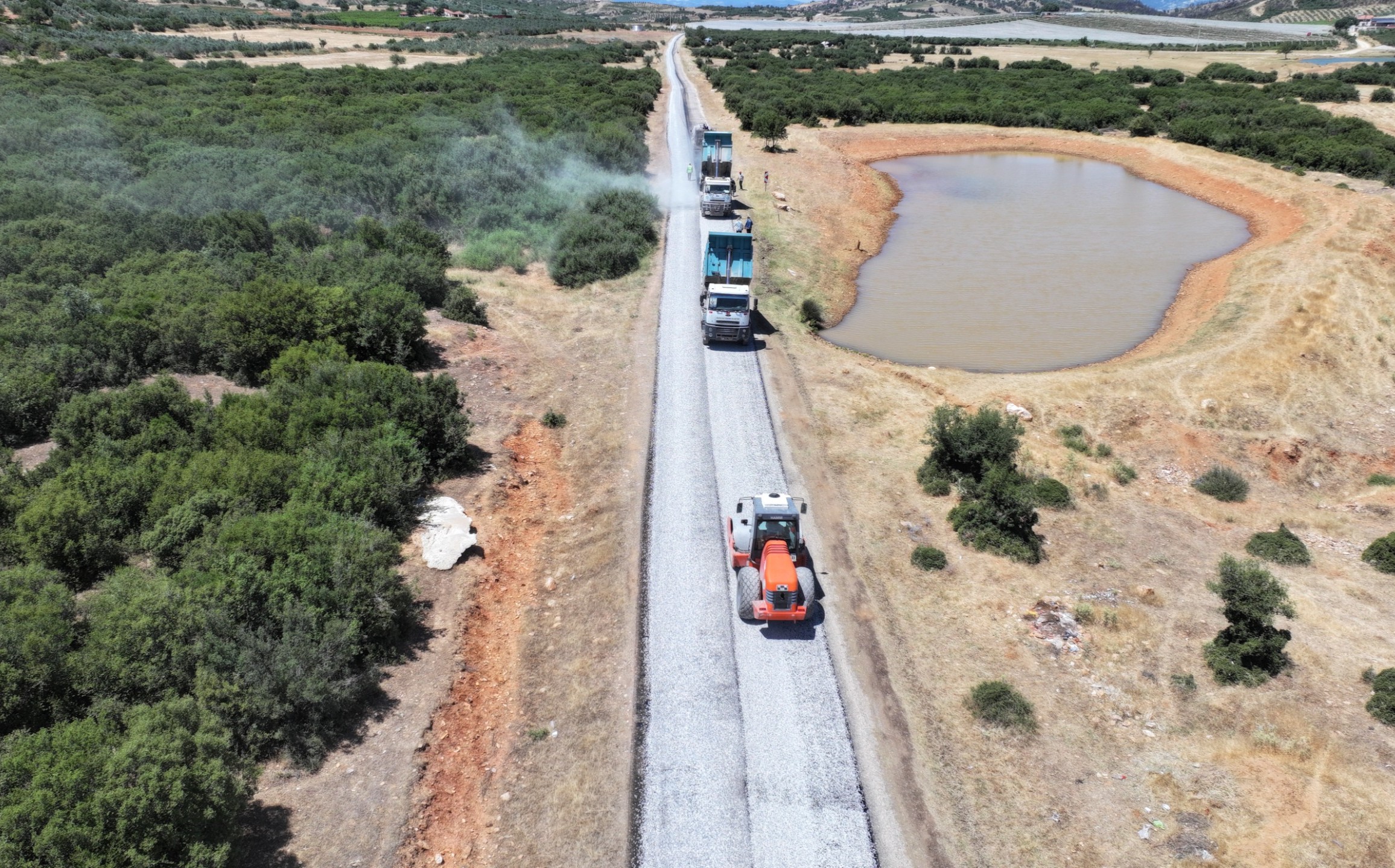 Manisa Büyükşehir Belediyesi'nden yol çalışması