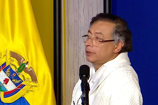 Petro: Coosalud’daki kayıp 300 milyar pesoyu aşıyor<