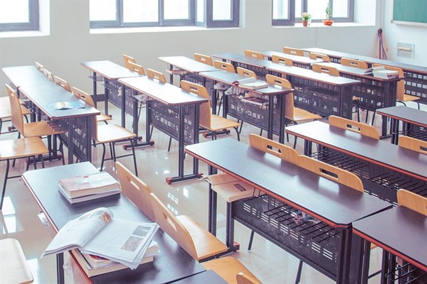 Bakan Tekin, Büyükçekmece Gilman Durukan Ortaokulunu ziyaret etti