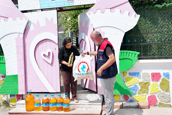  Düzce'de bitkisel atık yağ kampanyası sürüyor<