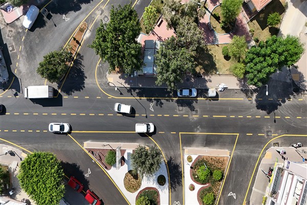 Silifke Caddesi'nde yol yenileme çalışmaları tamamlandı<