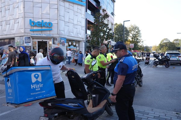 Düzce’de trafiğe kapalı alanlarda motosiklet denetimi<
