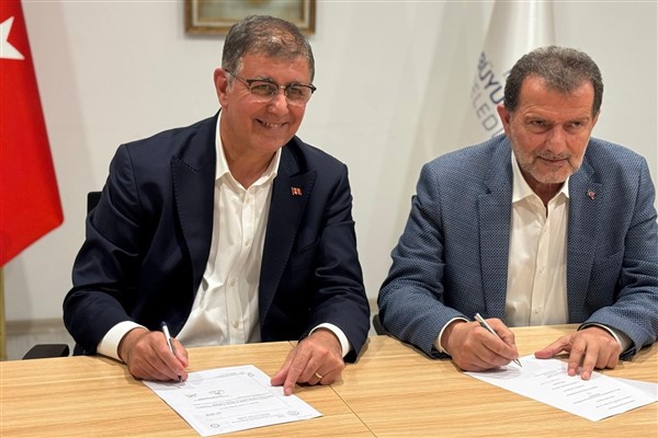 İZDENİZ ile Türkiye Denizciler Sendikası arasında toplu sözleşme imzalandı<