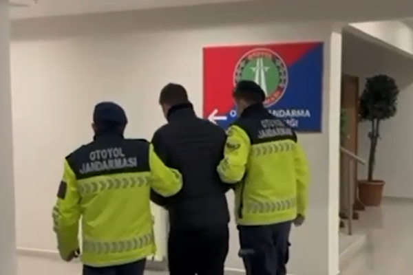 Yerlikaya: Drift atarak trafik güvenliğini hiçe sayan sürücü yakalandı<